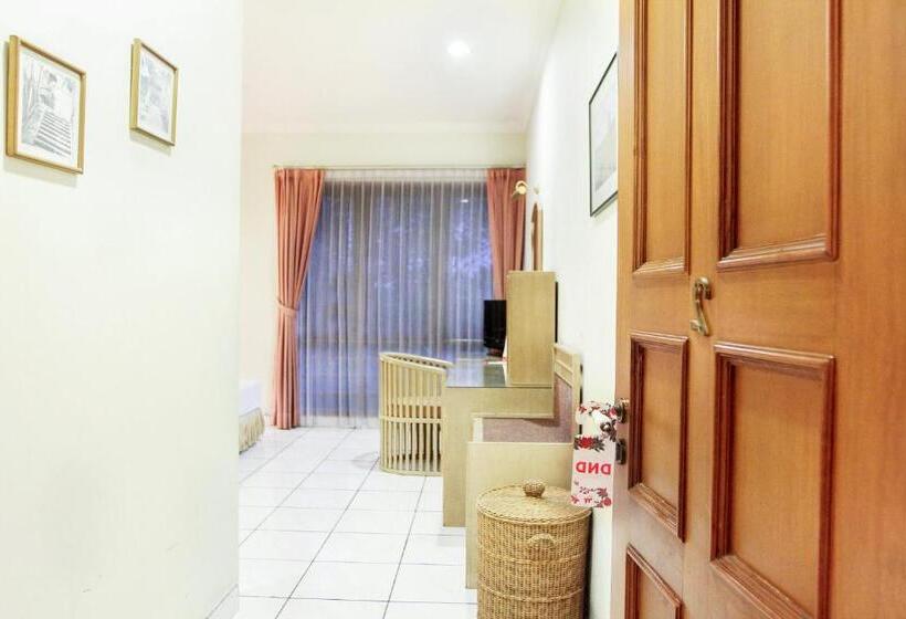 Standart Oda, Oyo 123 Puri Lotus