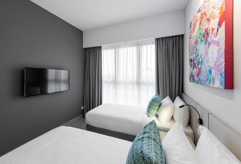 Chambre Supérieure, The Canvas