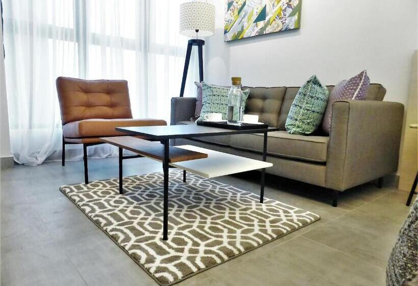 Suite Lit King, The Canvas