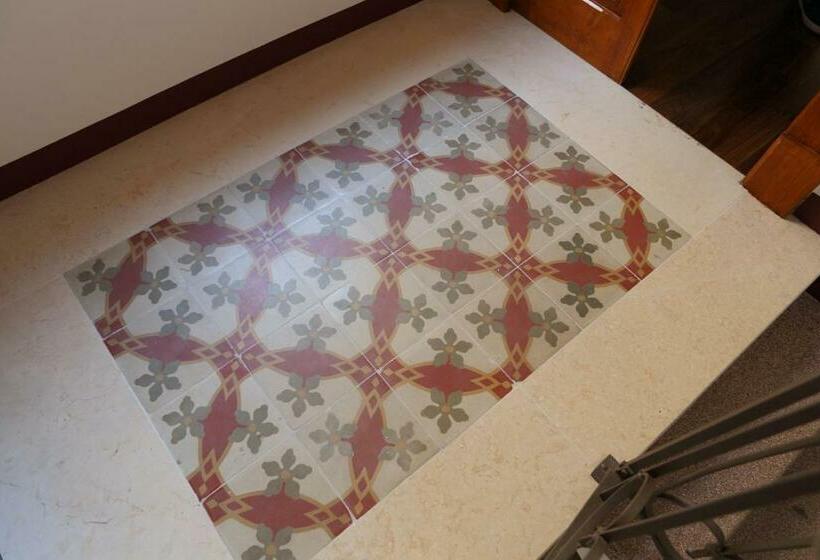 اتاق لوکس با تخت بزرگ, B&b Castanea