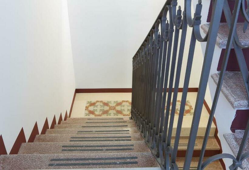 اتاق لوکس با تخت بزرگ, B&b Castanea