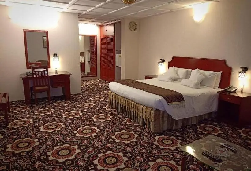 اتاق سوپریور یک تخته, Indus