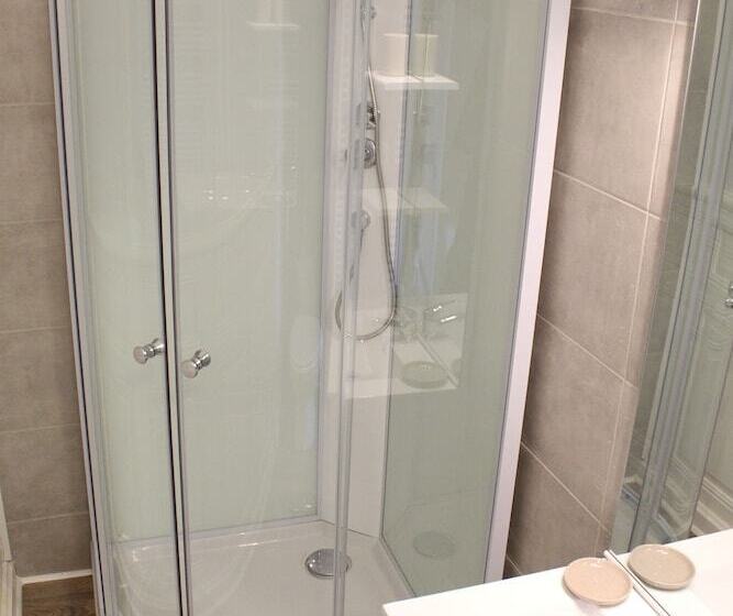 חדר סטנדרט, Le Napoleon