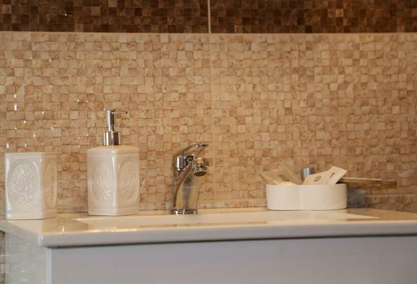 标准间带阳台, Oli House