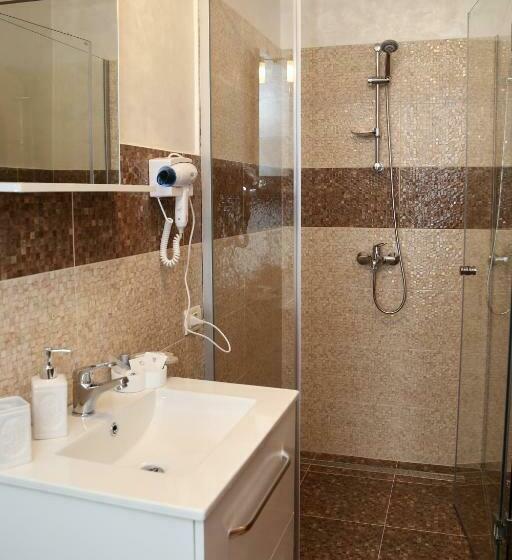 חדר סטנדרט עם מרפסת, Oli House