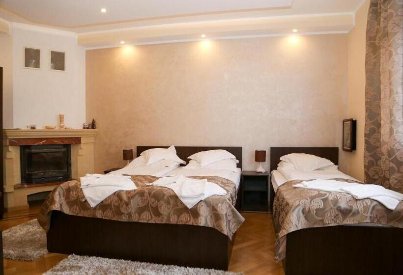 غرفة ديلوكس, Oli House