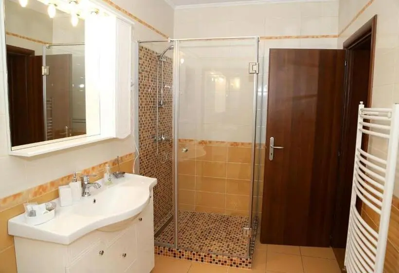 Deluxe-huone, Oli House