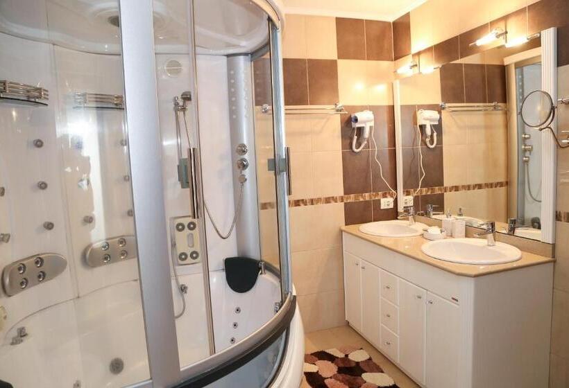 חדר סטנדרט עם מרפסת, Oli House