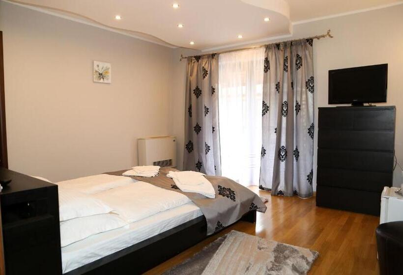 חדר סטנדרט עם מרפסת, Oli House