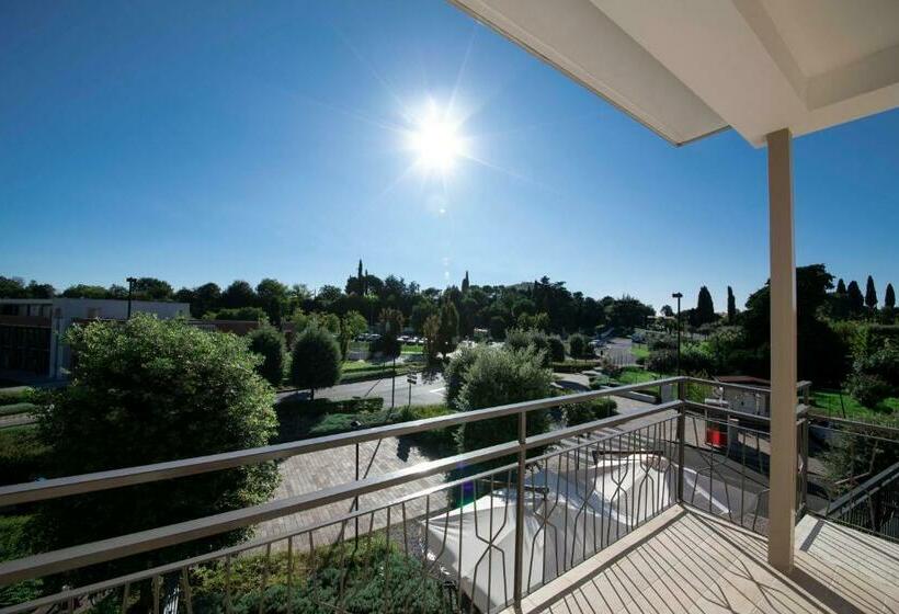 דירת חדר, Apart Hotel La Rocchetta