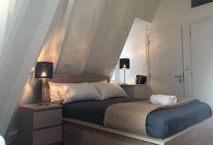 غرفة قياسية, A Dam Rooftop Lux