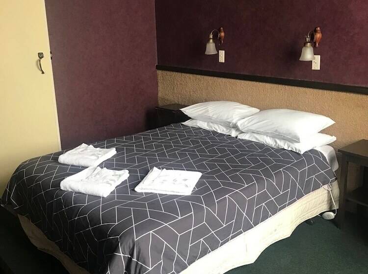 스탠다드 룸, Grand Hotel   Whangarei