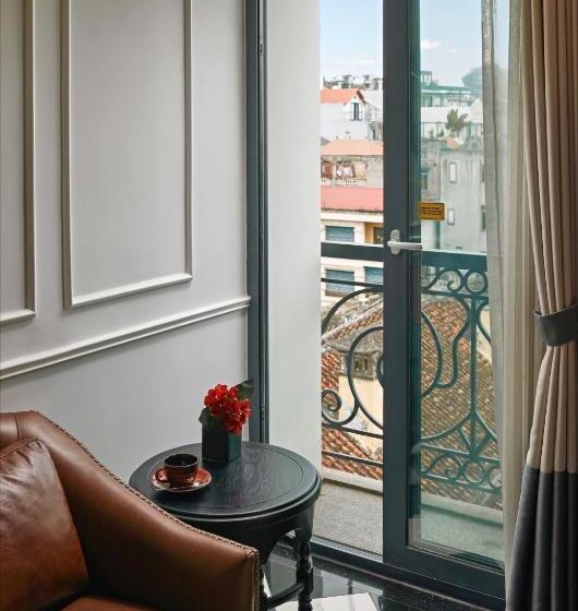 سوییت جونیور با بالکن, Aira Boutique Hanoi Hotel & Spa