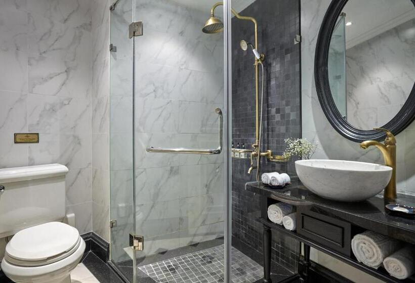 اتاق استاندارد سه تخته با بالکن, Aira Boutique Hanoi Hotel & Spa