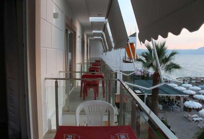 חדר סטנדרט לארבעה נוף לים, Palmanova Beach Mardok