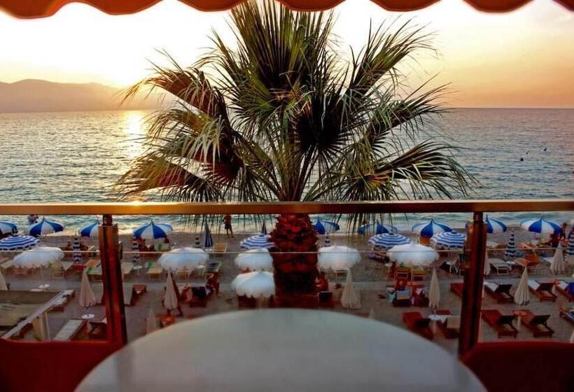 חדר סטנדרט לארבעה נוף לים, Palmanova Beach Mardok