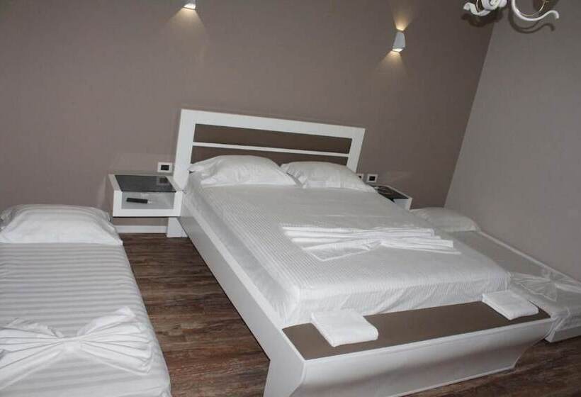 חדר סטנדרט לארבעה נוף לים, Palmanova Beach Mardok