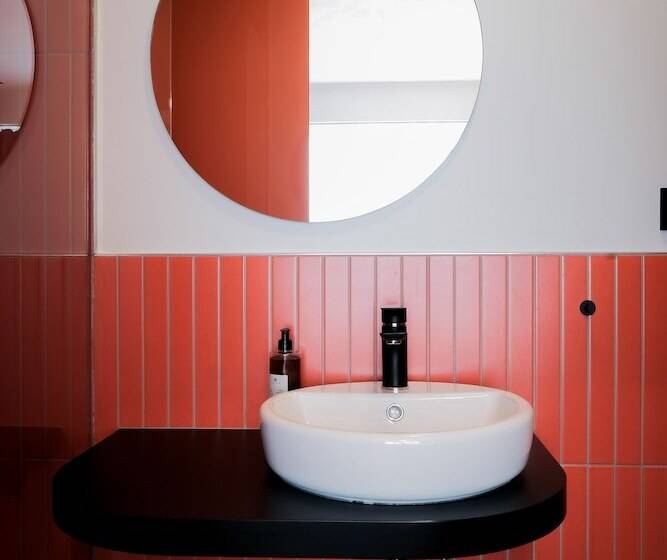 חדר סטנדרט לשלושה, The Dot | 24/7 Checkin