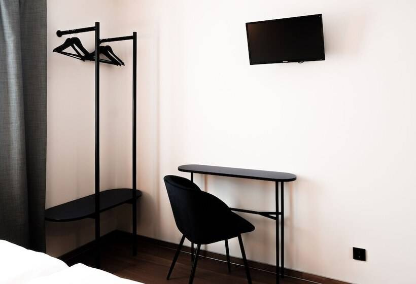 חדר סטנדרט לשלושה, The Dot | 24/7 Checkin