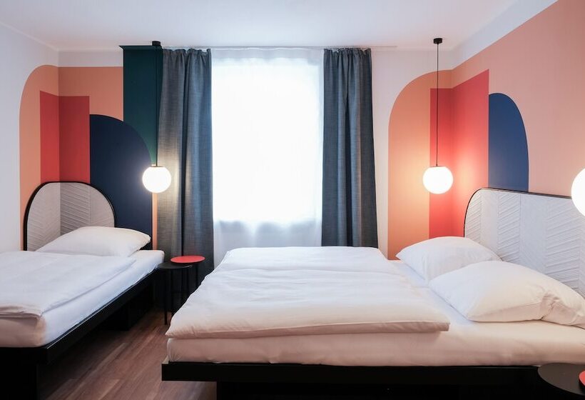 חדר סטנדרט לשלושה, The Dot | 24/7 Checkin