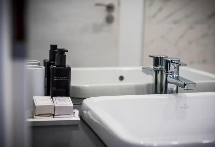 Suite Deluxe, Element