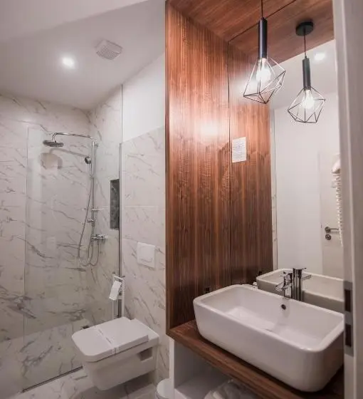 Suite Deluxe, Element