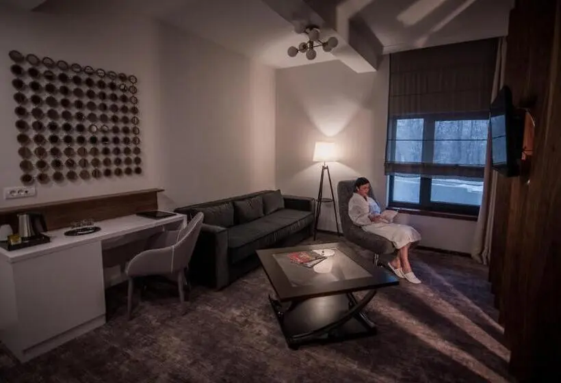 Suite Deluxe, Element