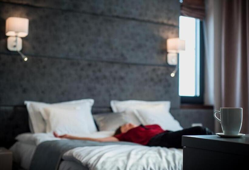 חדר סטנדרט, Element