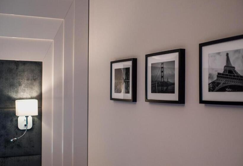 חדר סטנדרט, Element