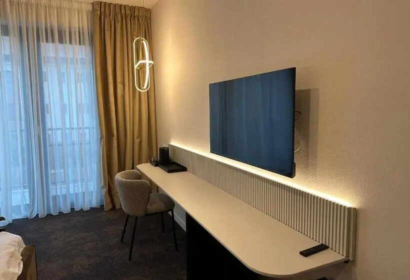 Cameră Deluxe cu Balcon, Element