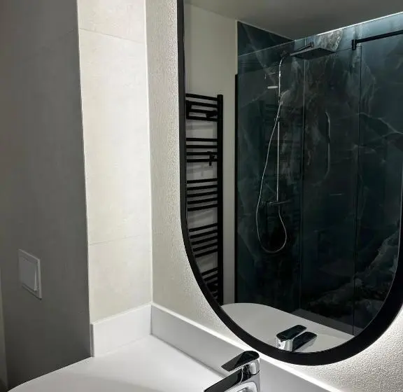 Cameră Deluxe cu Balcon, Element
