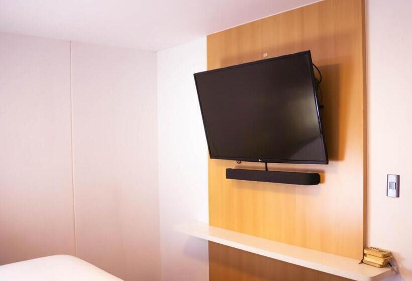 اتاق لوکس سه تخته, Hostal El Mirador