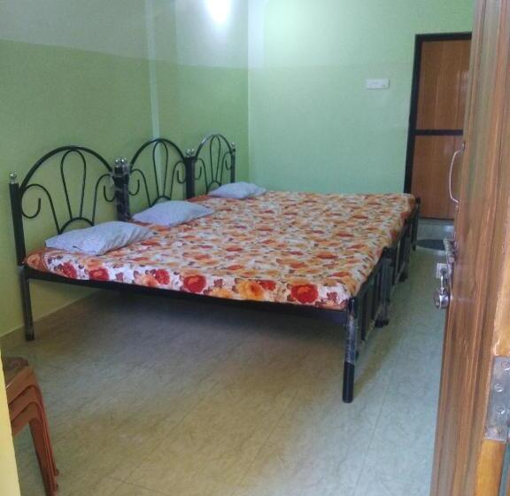 Pokój Klasyczny Czteroosobowy, Luiza Guest House