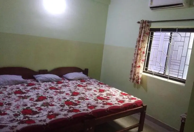 デラックスの4人部屋, Luiza Guest House