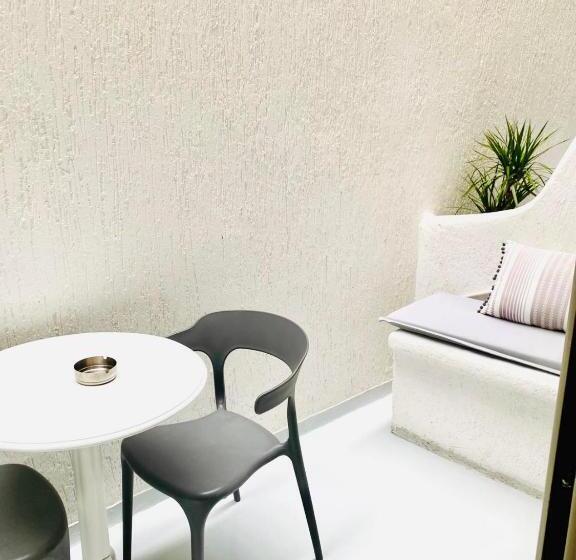 Quarto Triplo Deluxe, Geo & Art Boutique