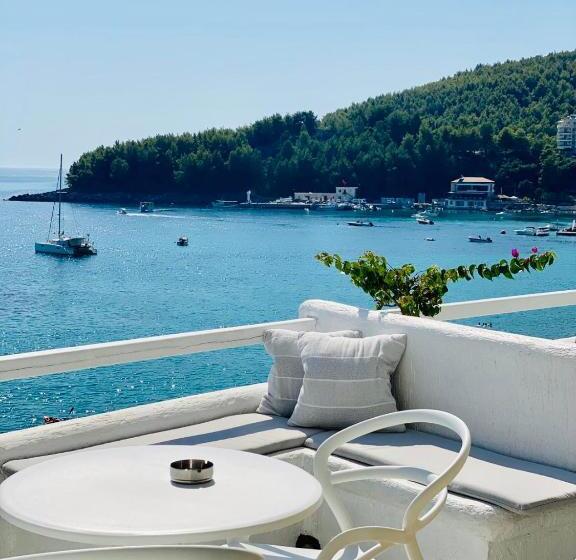 Quarto Superior Vista Mar com Varanda, Geo & Art Boutique
