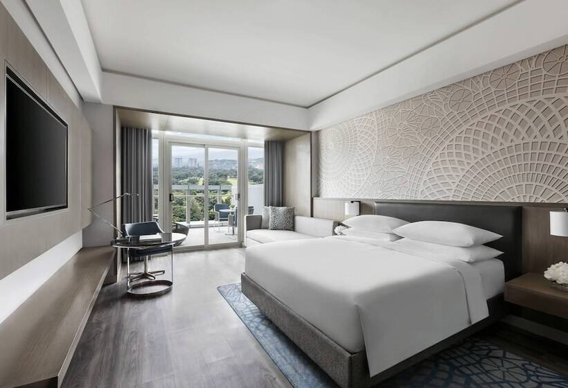 اتاق لوکس با بالکن, Clark Marriott