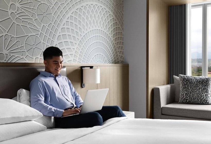 اتاق لوکس, Clark Marriott