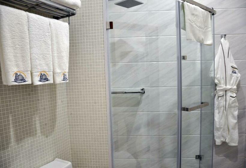 اتاق لوکس سه تخته, Parliament Palace