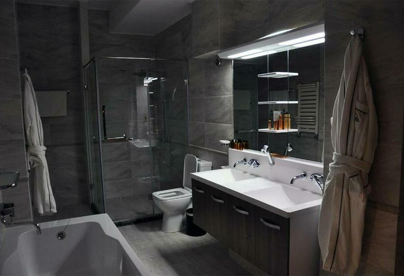 اتاق سوپریور سه تخته, Parliament Palace