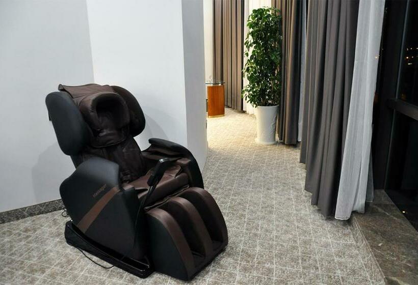 سوییت اجرایی, Parliament Palace