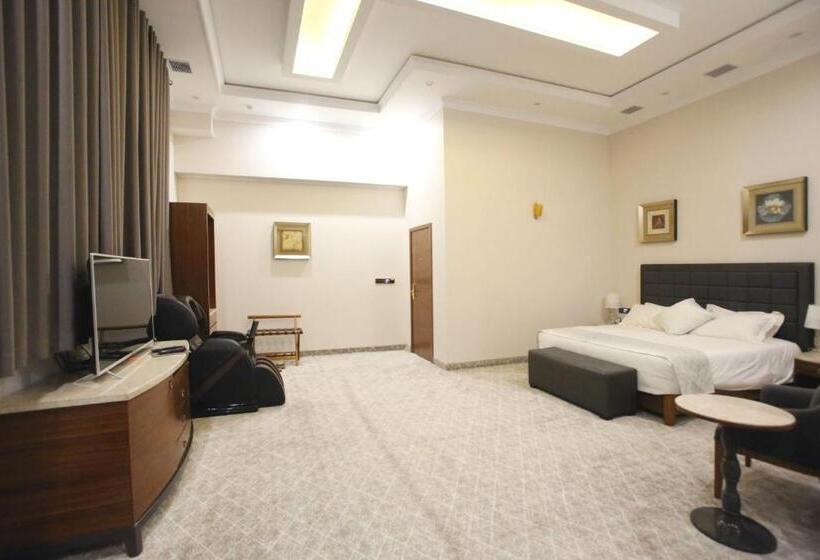 سوییت خانوادگی, Parliament Palace