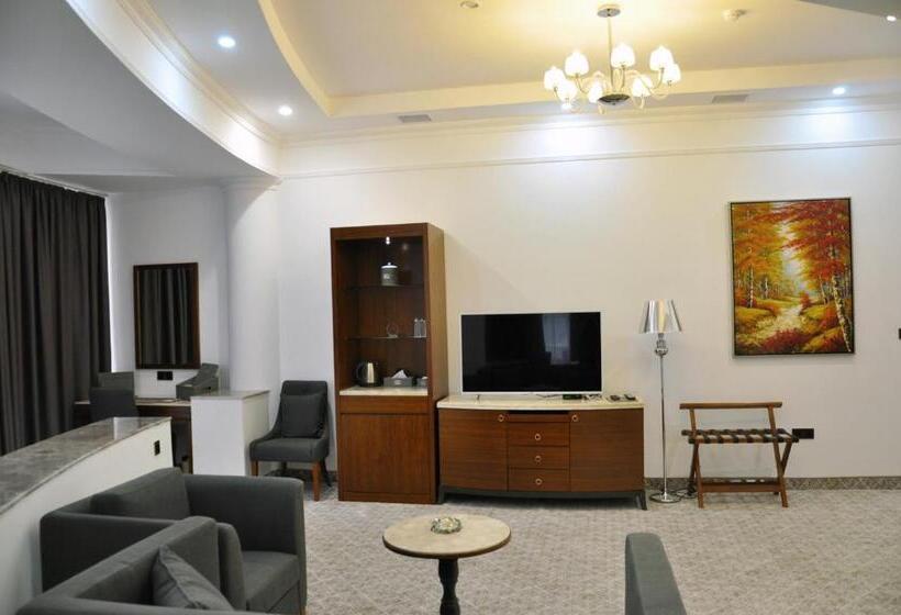 اتاق لوکس سه تخته, Parliament Palace