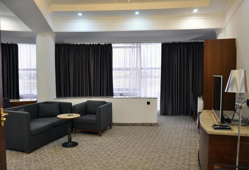 اتاق لوکس سه تخته, Parliament Palace