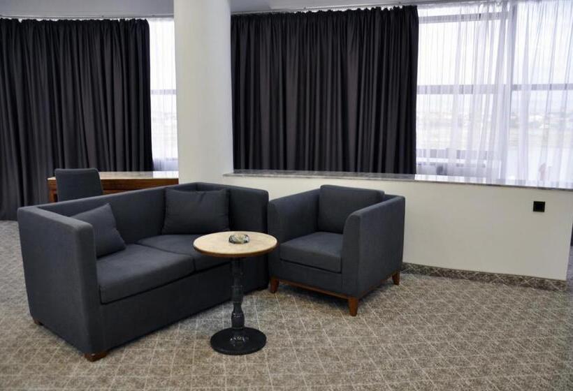 اتاق لوکس سه تخته, Parliament Palace