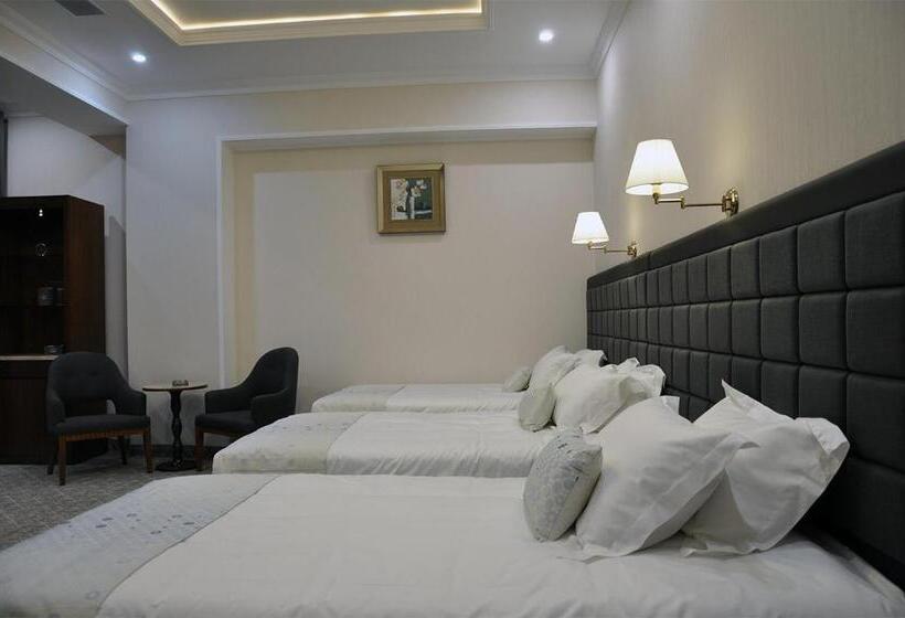 اتاق استاندارد سه نفره, Parliament Palace