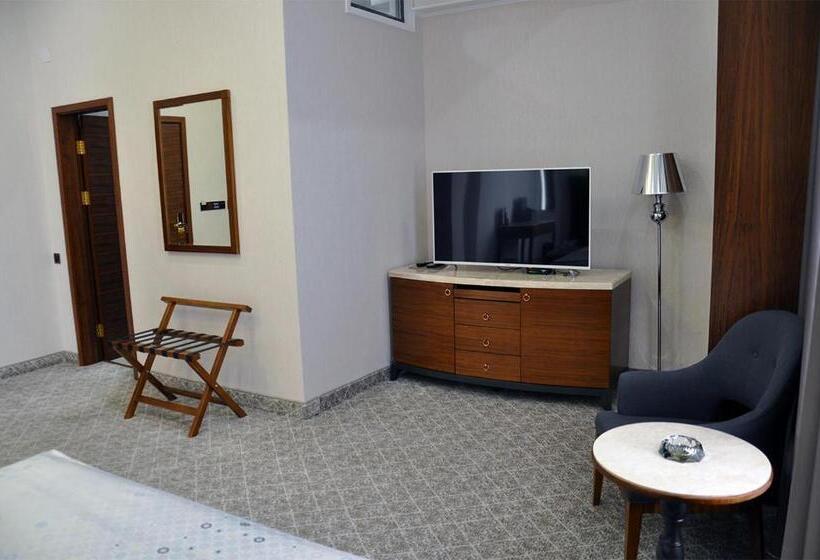 اتاق استاندارد یک نفره, Parliament Palace