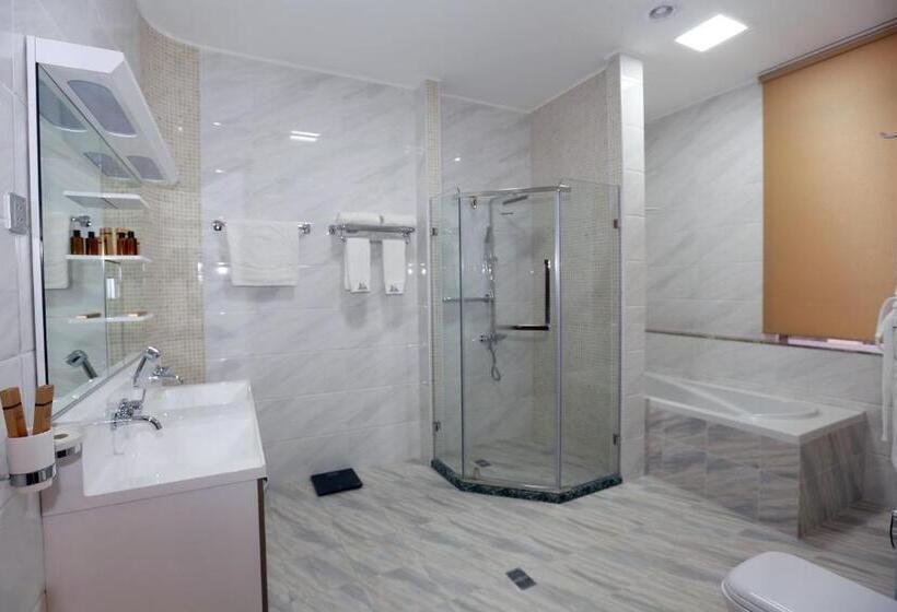 آپارتمان 1 خوابه, Parliament Palace