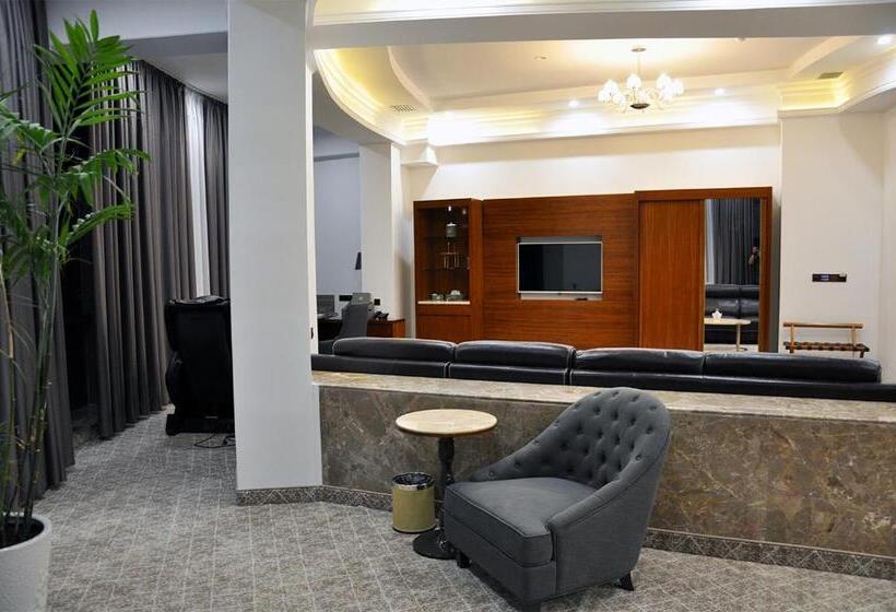 سوییت اجرایی, Parliament Palace