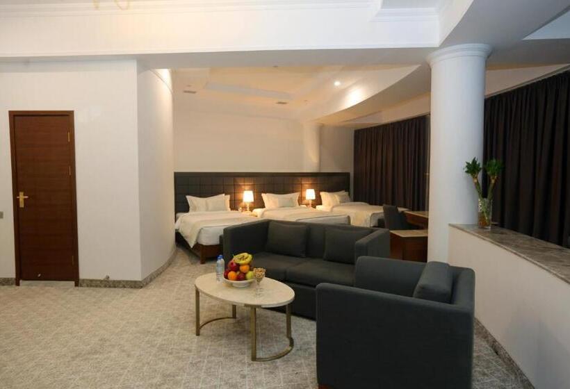 اتاق لوکس سه تخته, Parliament Palace